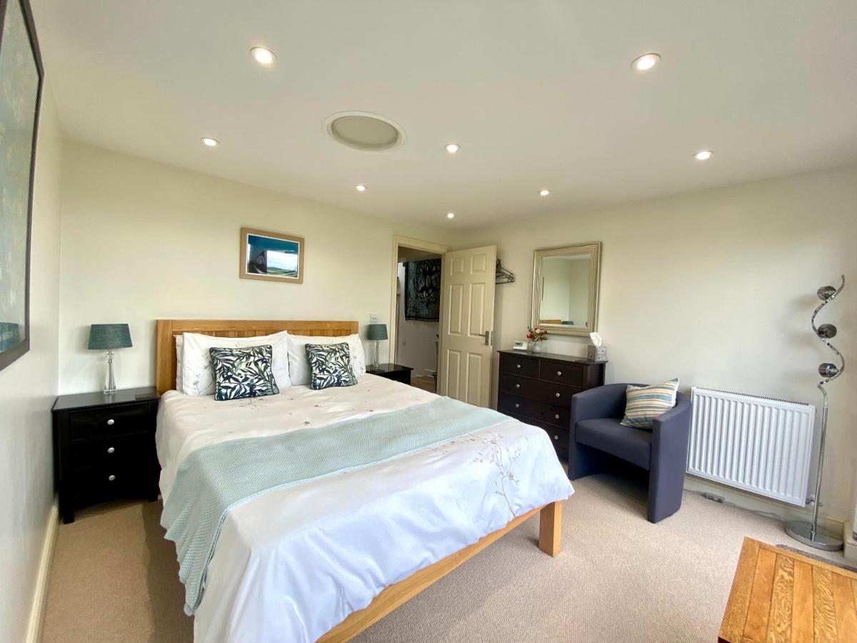 A Secluded Self Contained Country Suite With A View - Parking, Easy Access To Bath Corsham Exterior photo